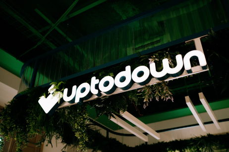 "Se acabó el bloatware": la revolución que está a punto de llegar a tu móvil. Entrevista al CEO de Uptodown "Se acabó el bloatware": la revolución que está a punto de llegar a tu móvil. Entrevista al CEO de Uptodown