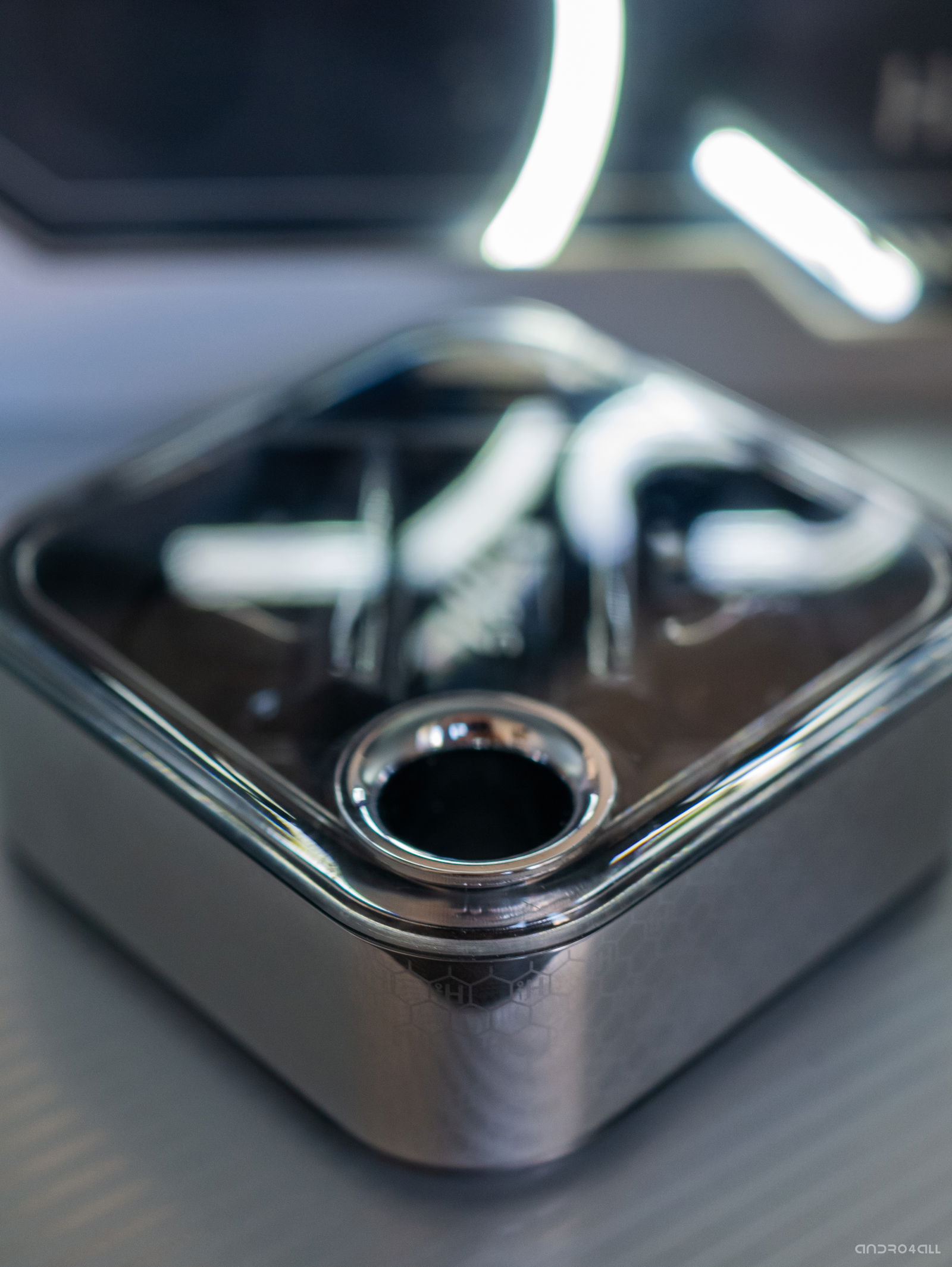 Estuche de los RedMagic CyberBuds