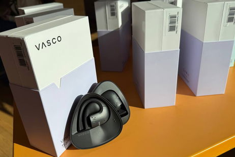 Probamos el traductor E1, el auricular que traduce automáticamente tus conversaciones